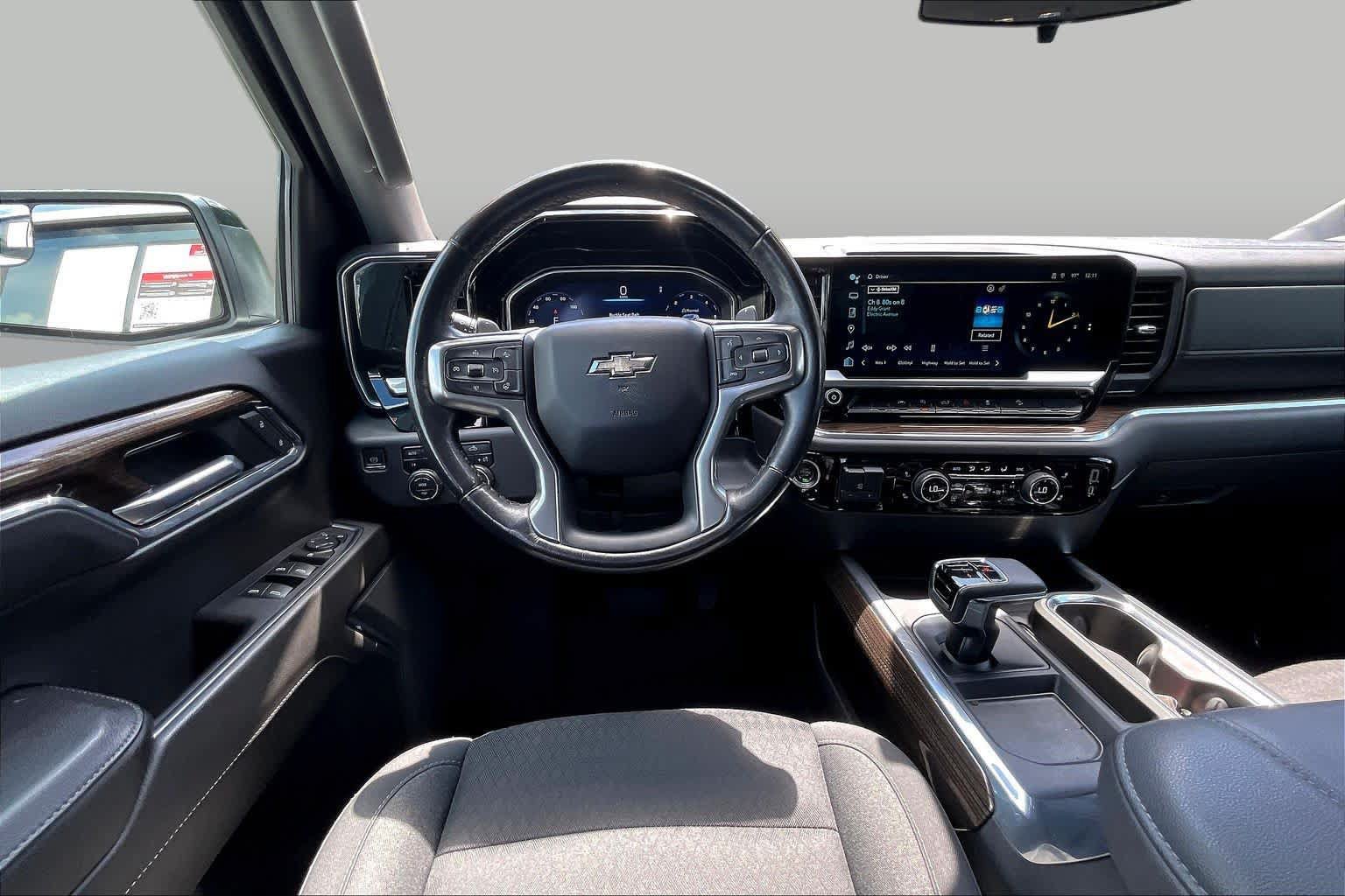 Used 2023 Chevrolet Silverado 1500 RST AWD/4WD image 6