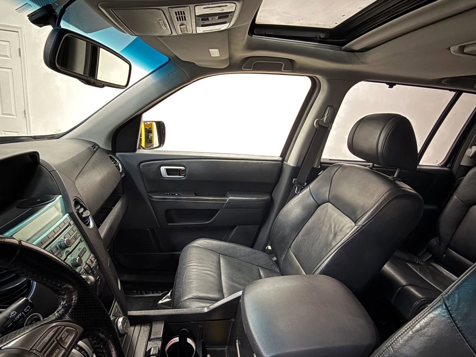 Used 2010 Honda Pilot Touring image 16