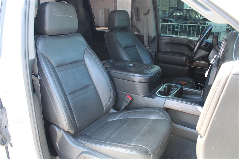 Used 2020 GMC Sierra 2500 Denali w/ Denali Ultimate Package AWD/4WD image 34