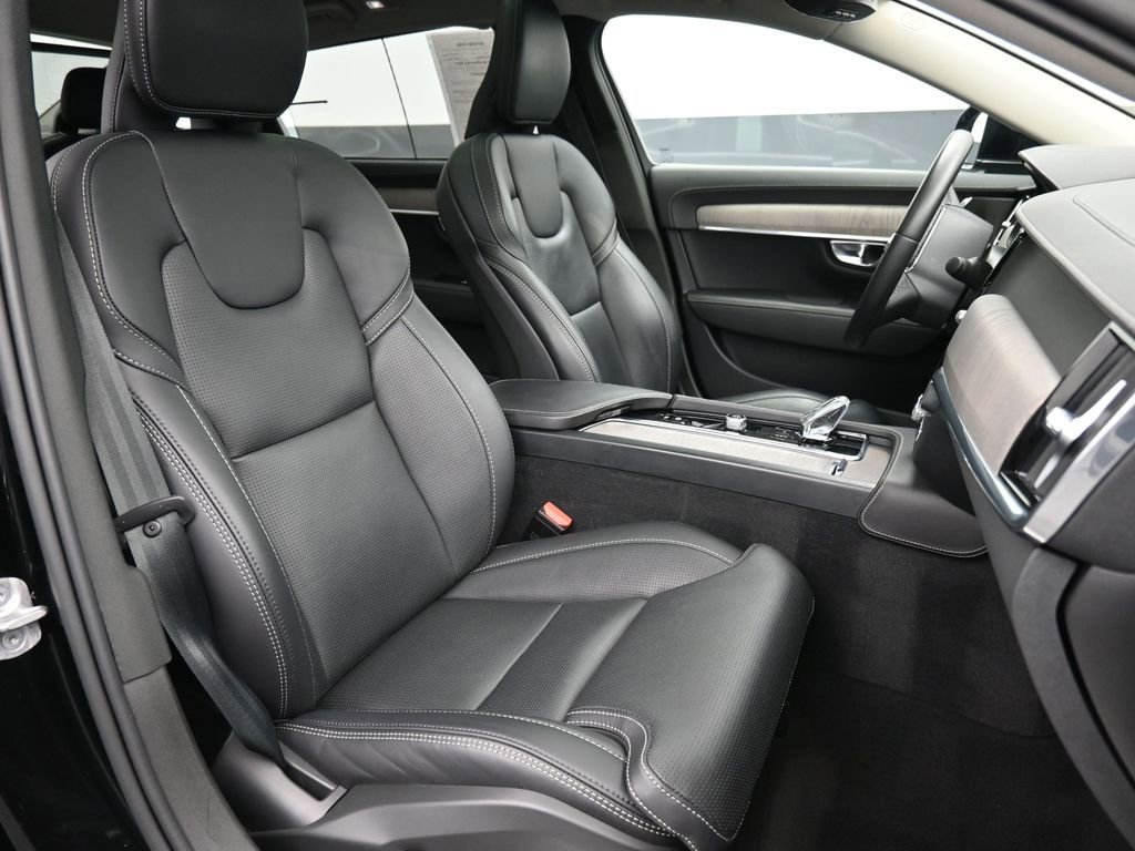 Used 2023 Volvo S90 B6 Ultimate w/ Protection Package Premier image 26