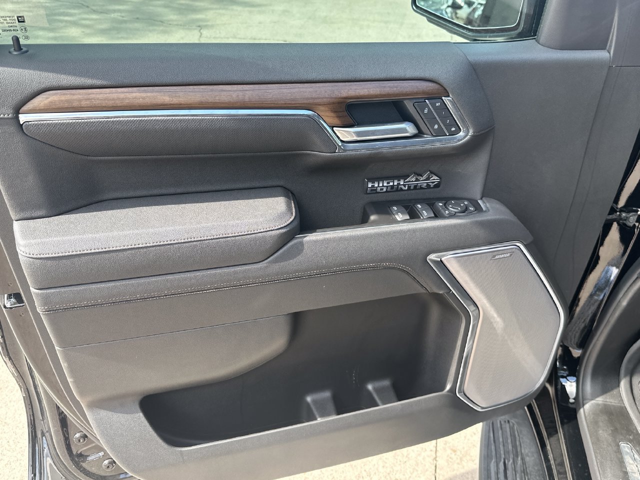 New 2026 Chevrolet Silverado 1500 High Country w/ High Country Premium Package AWD/4WD image 11