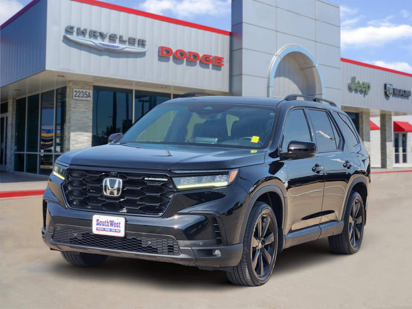 Certified 2025 Honda Pilot Black Edition image 2