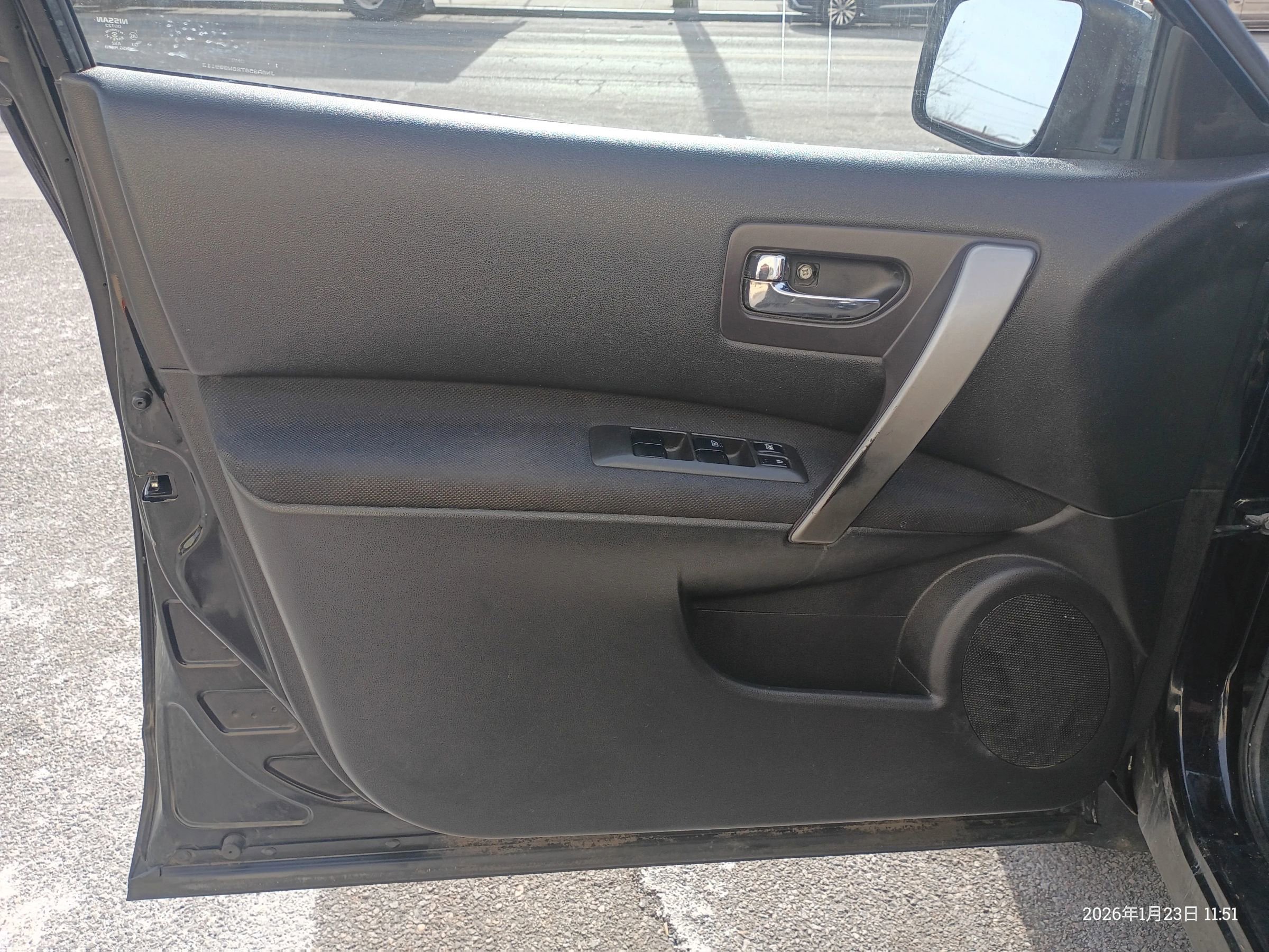 Used 2008 Nissan Rogue SL w/ Premium Pkg image 10