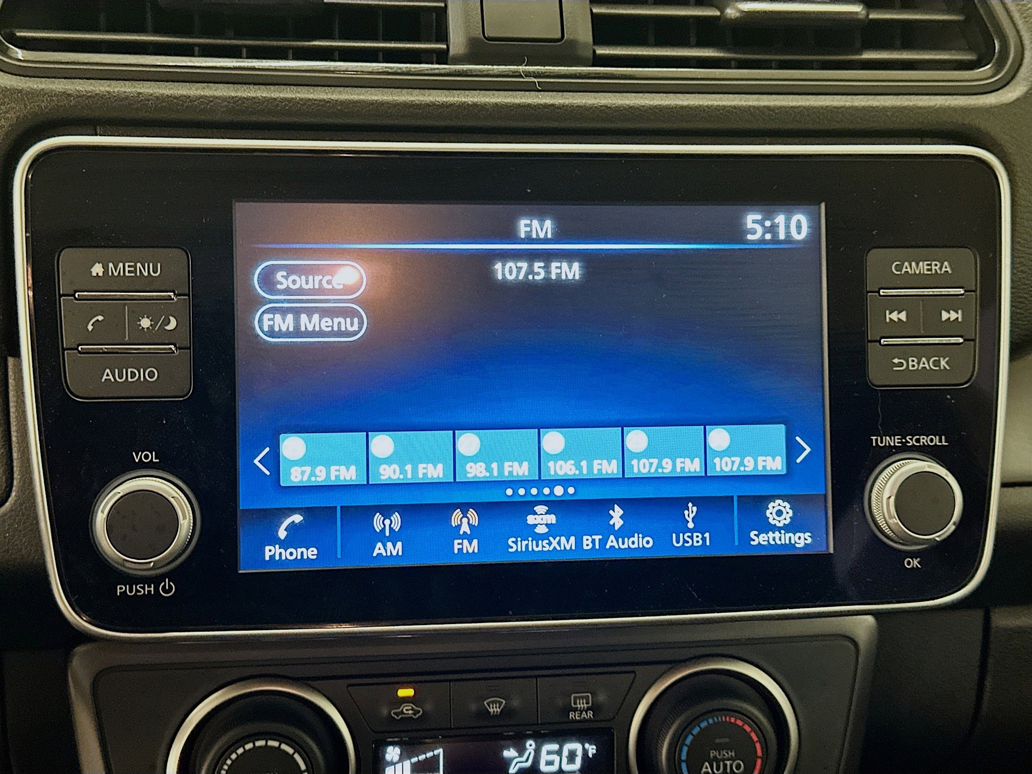 Used 2025 Nissan Leaf S image 21