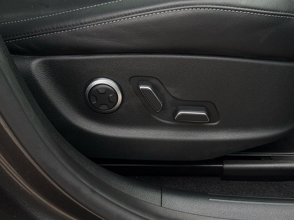 Used 2024 Genesis G80 image 27