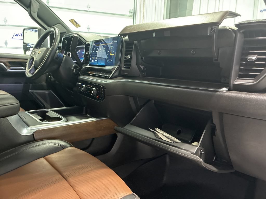 Used 2024 Chevrolet Silverado 2500 High Country w/ High Country Premium Package AWD/4WD image 74