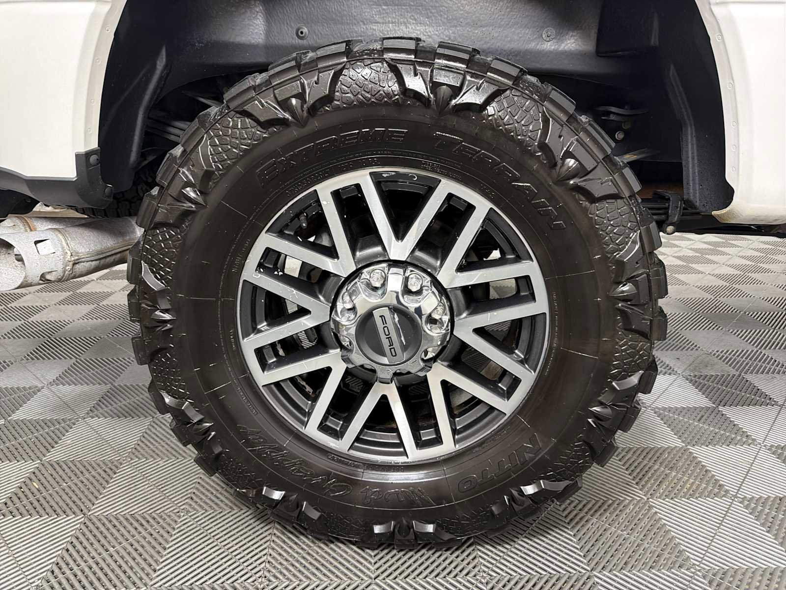 Used 2019 Ford F350 Lariat w/ Lariat Ultimate Package AWD/4WD image 16