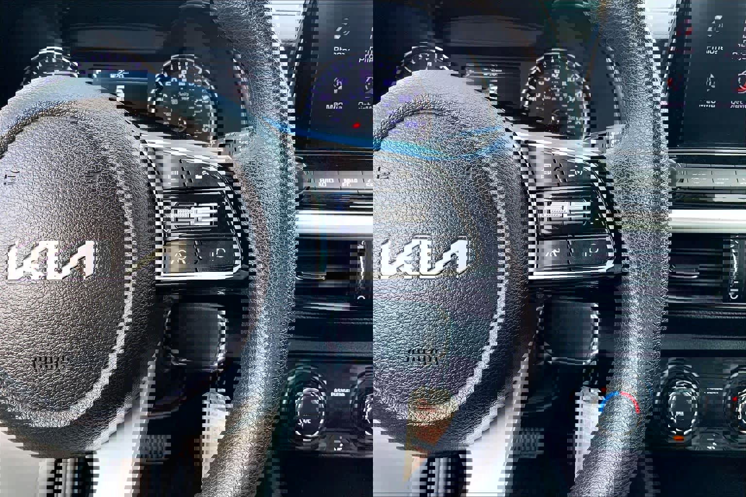 Used 2024 Kia Forte LXS image 24