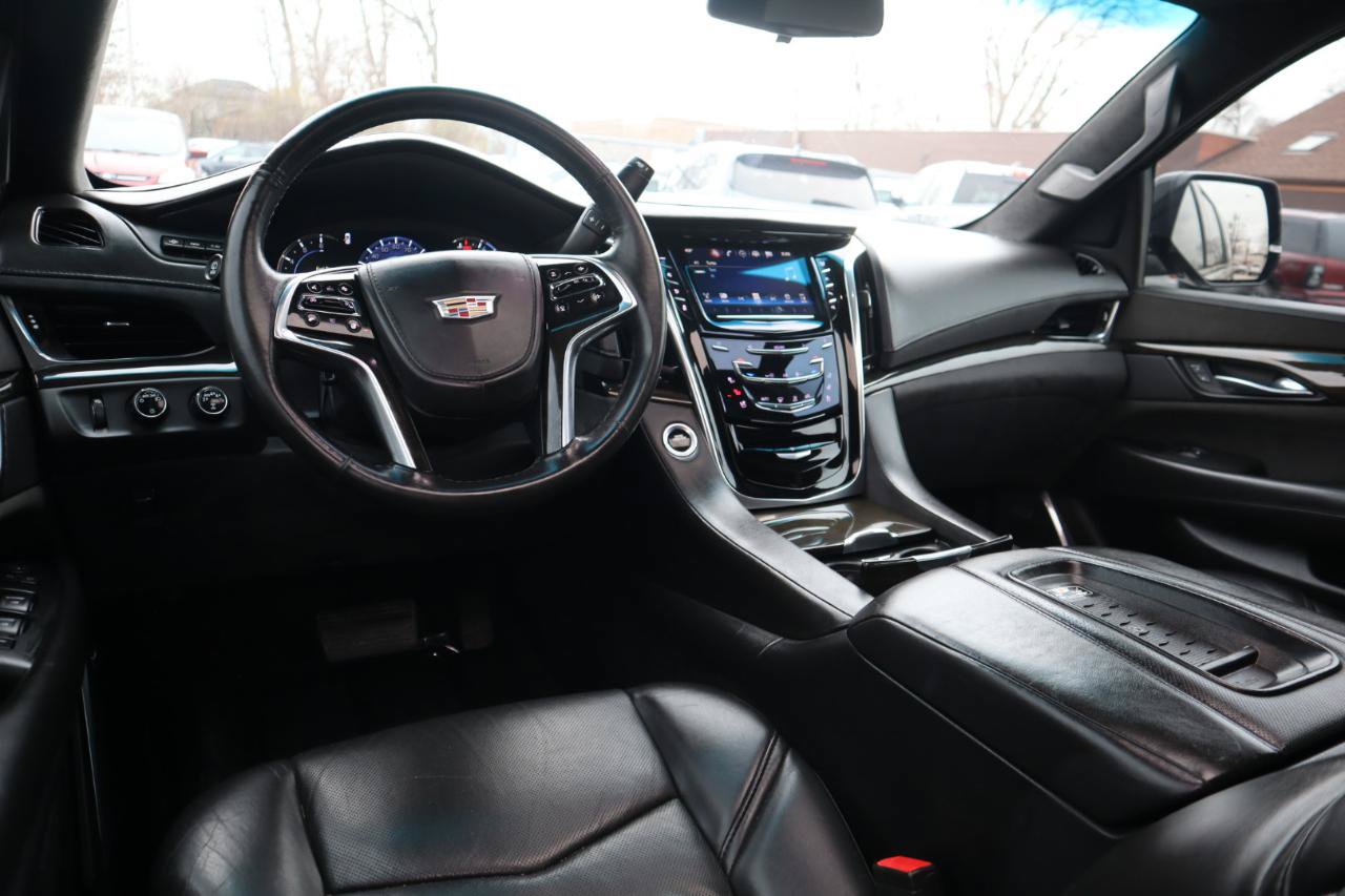 Used 2017 Cadillac Escalade Platinum AWD/4WD image 19