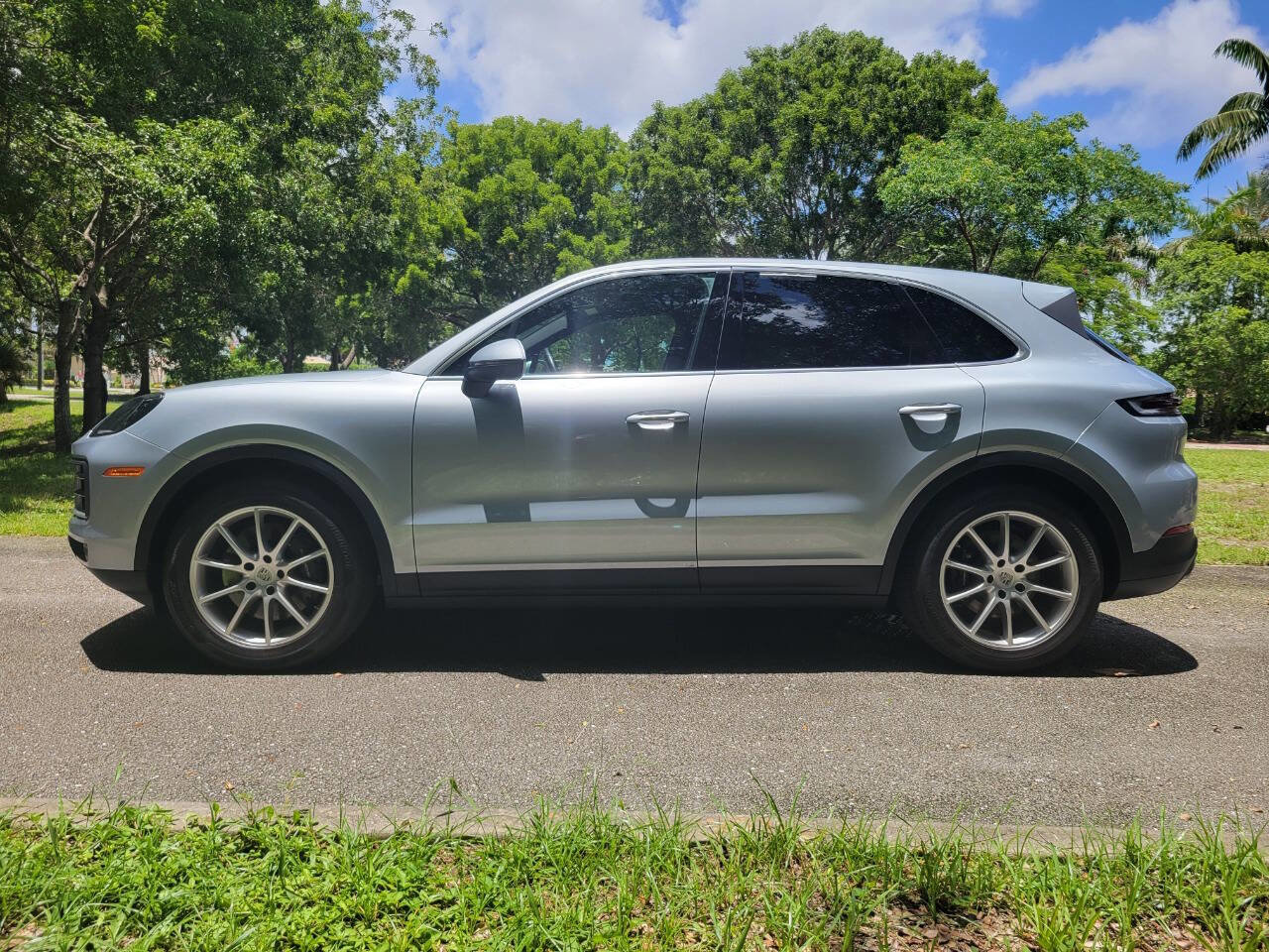 Used 2024 Porsche Cayenne image 8