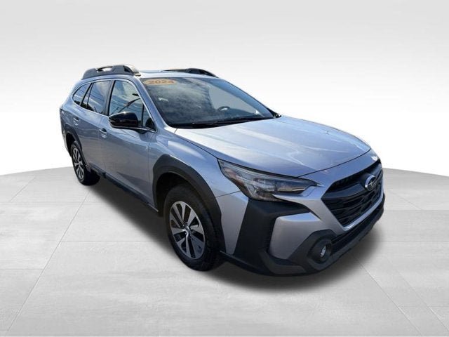 Used 2024 Subaru Outback Premium AWD/4WD image 3