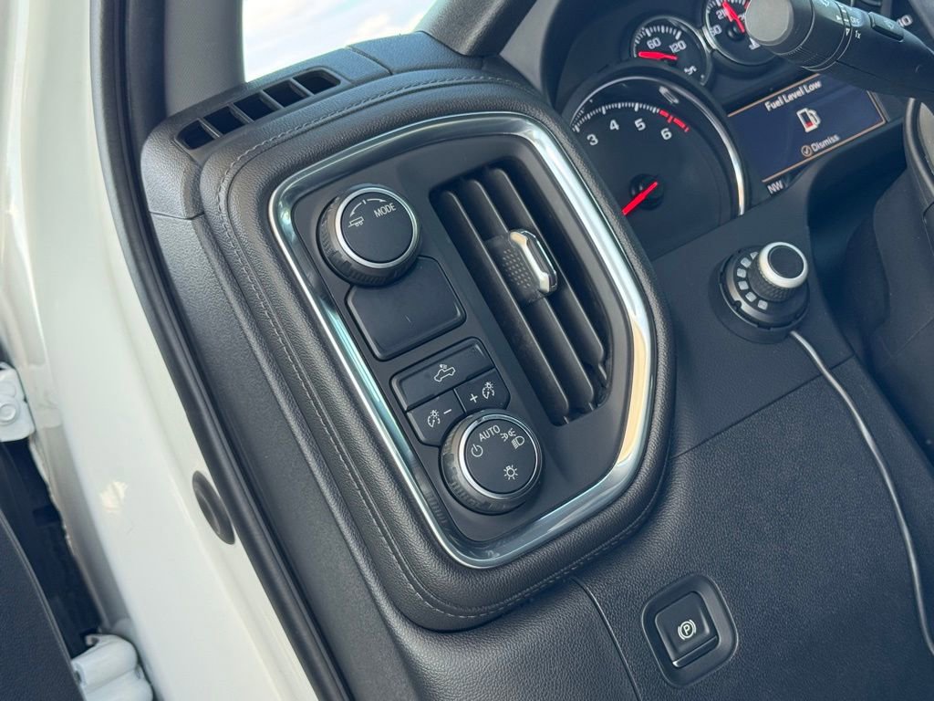 Used 2021 Chevrolet Silverado 1500 LT image 19