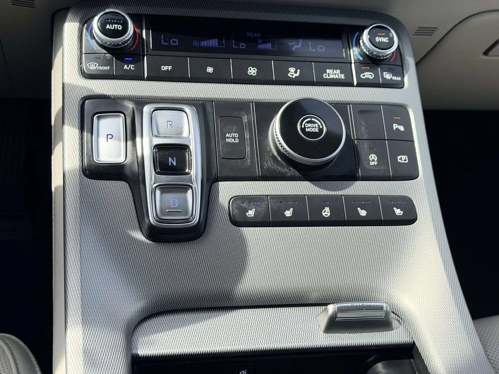 Used 2024 Hyundai Palisade Limited FWD image 21