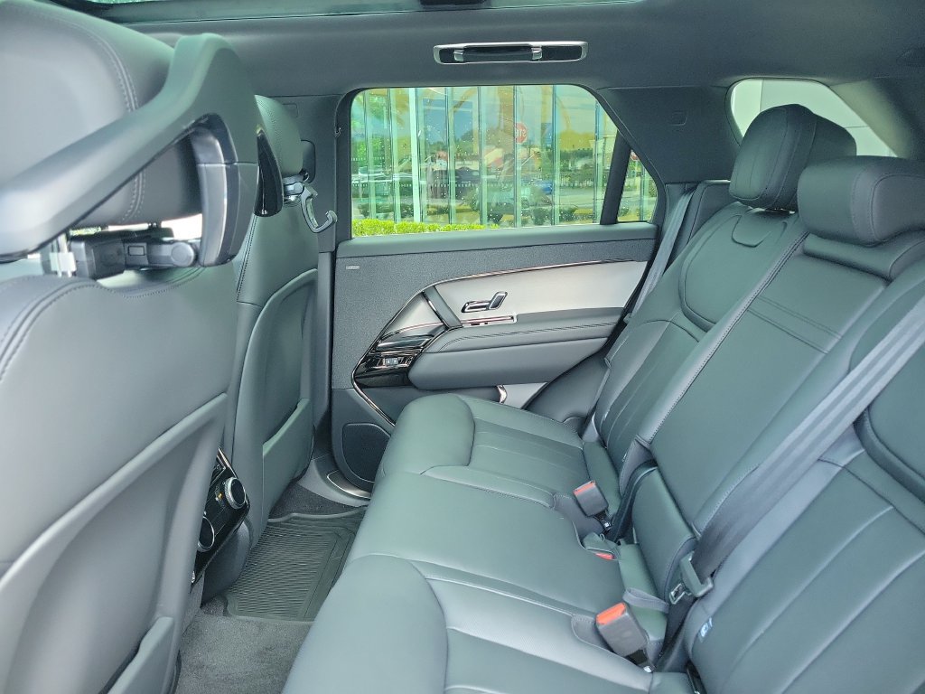New 2026 Land Rover Range Rover Sport Dynamic SE AWD/4WD image 16