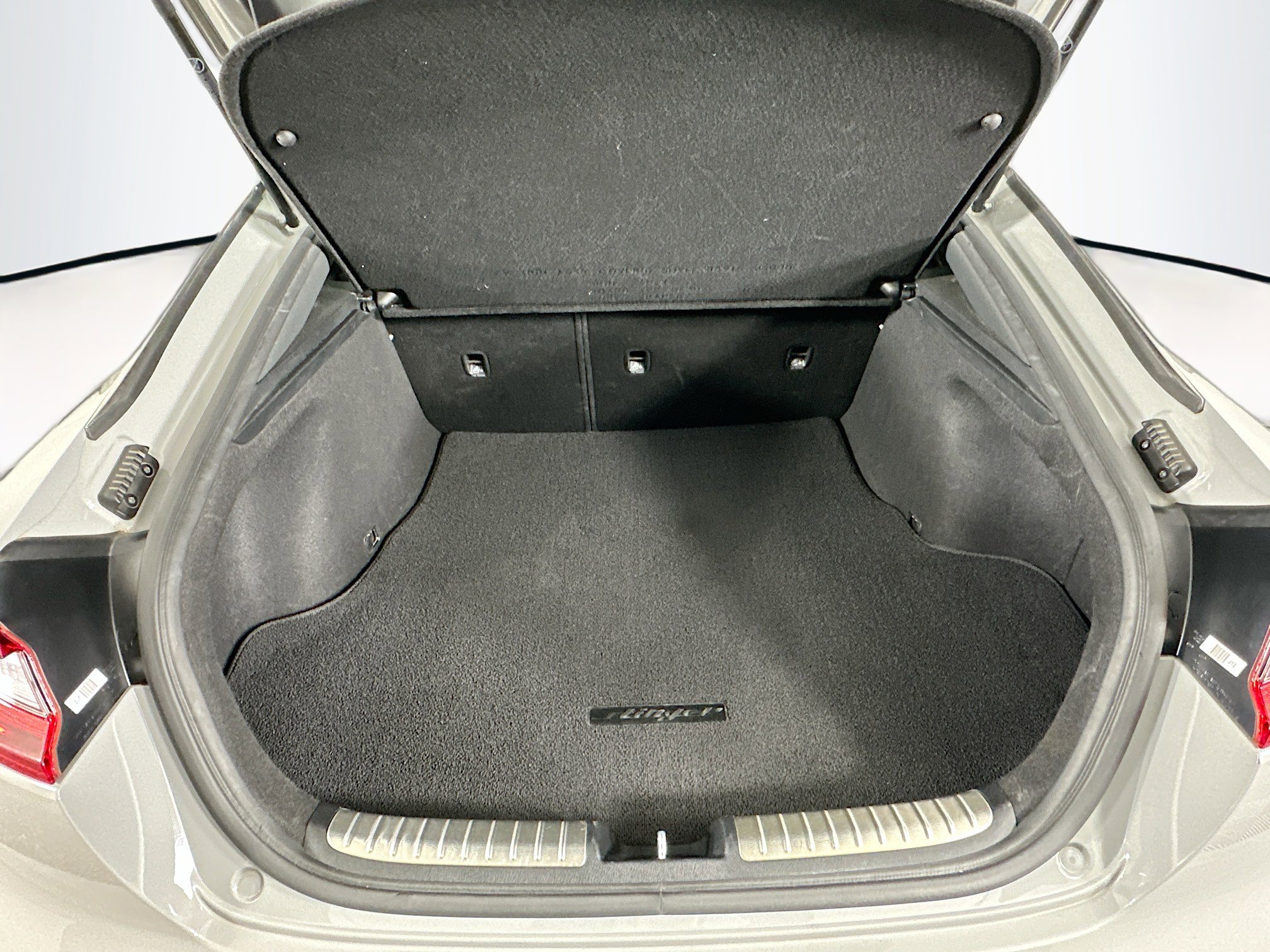 Used 2020 Kia Stinger GT1 image 30