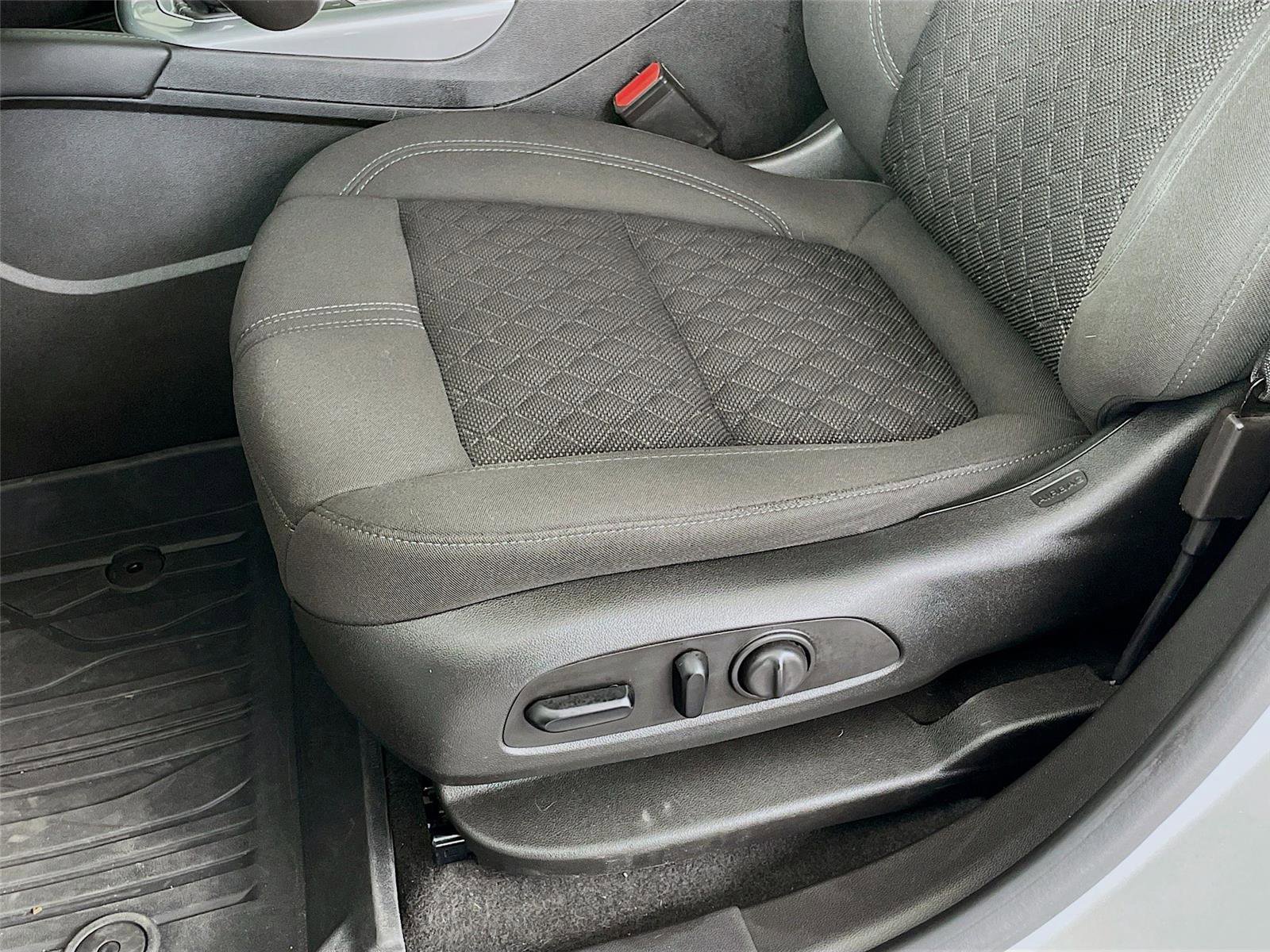 Used 2020 Chevrolet Blazer LT image 21