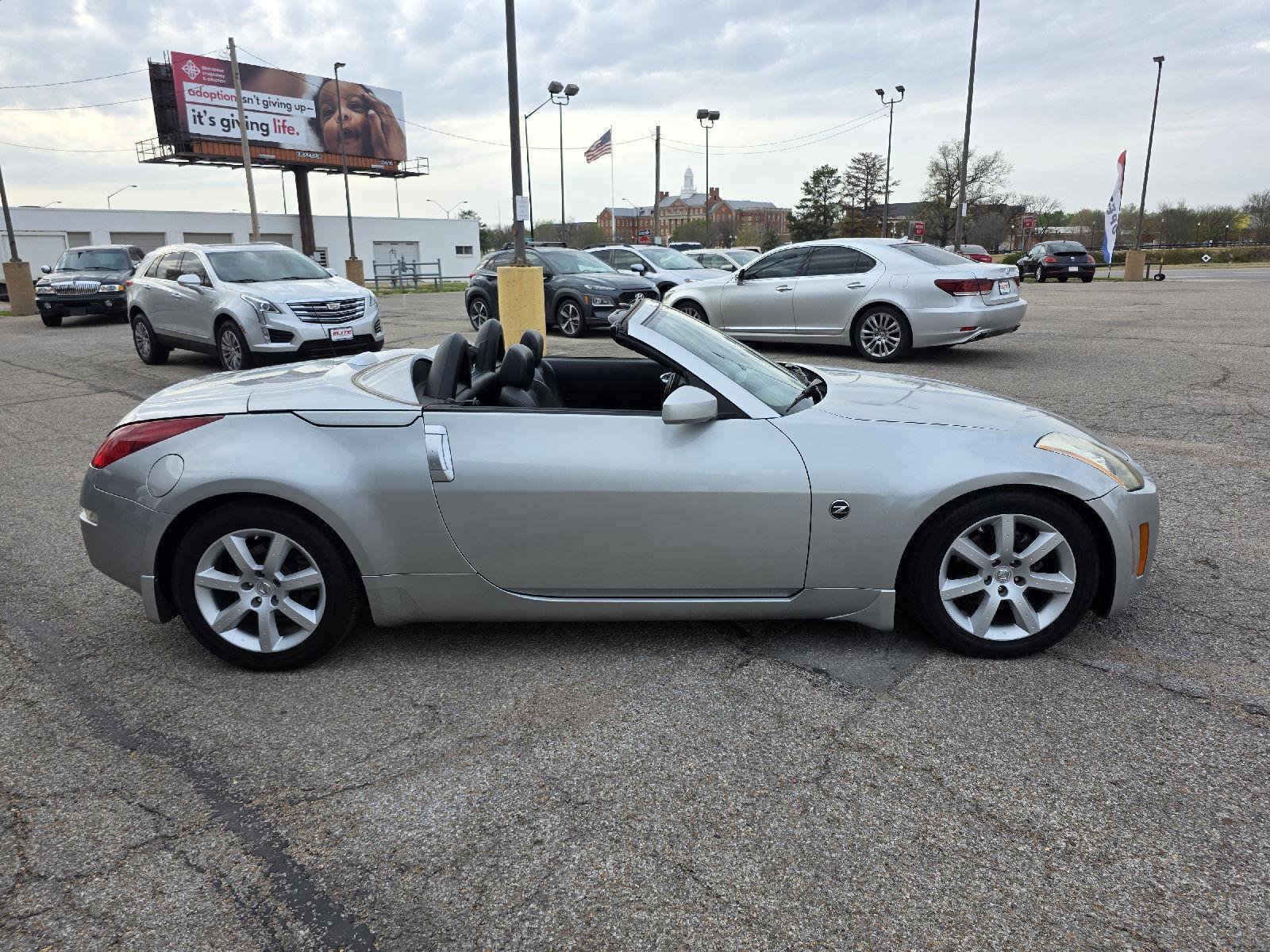 Used 2005 Nissan 350Z Touring RWD image 4