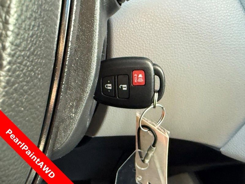 Used 2024 Toyota Corolla Cross L AWD/4WD image 30