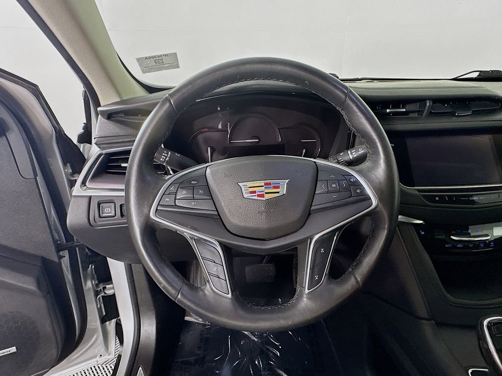 Used 2017 Cadillac XT5 Luxury FWD image 16