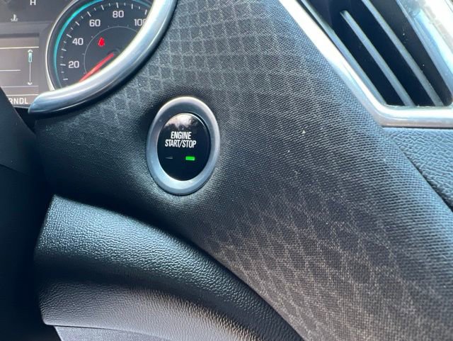 Used 2018 Chevrolet Malibu LT FWD image 29