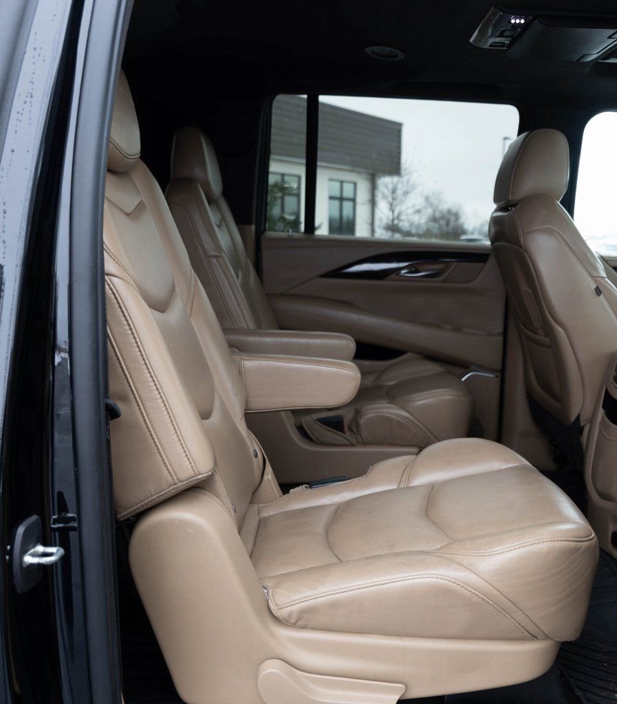 Used 2020 Cadillac Escalade ESV Platinum image 23