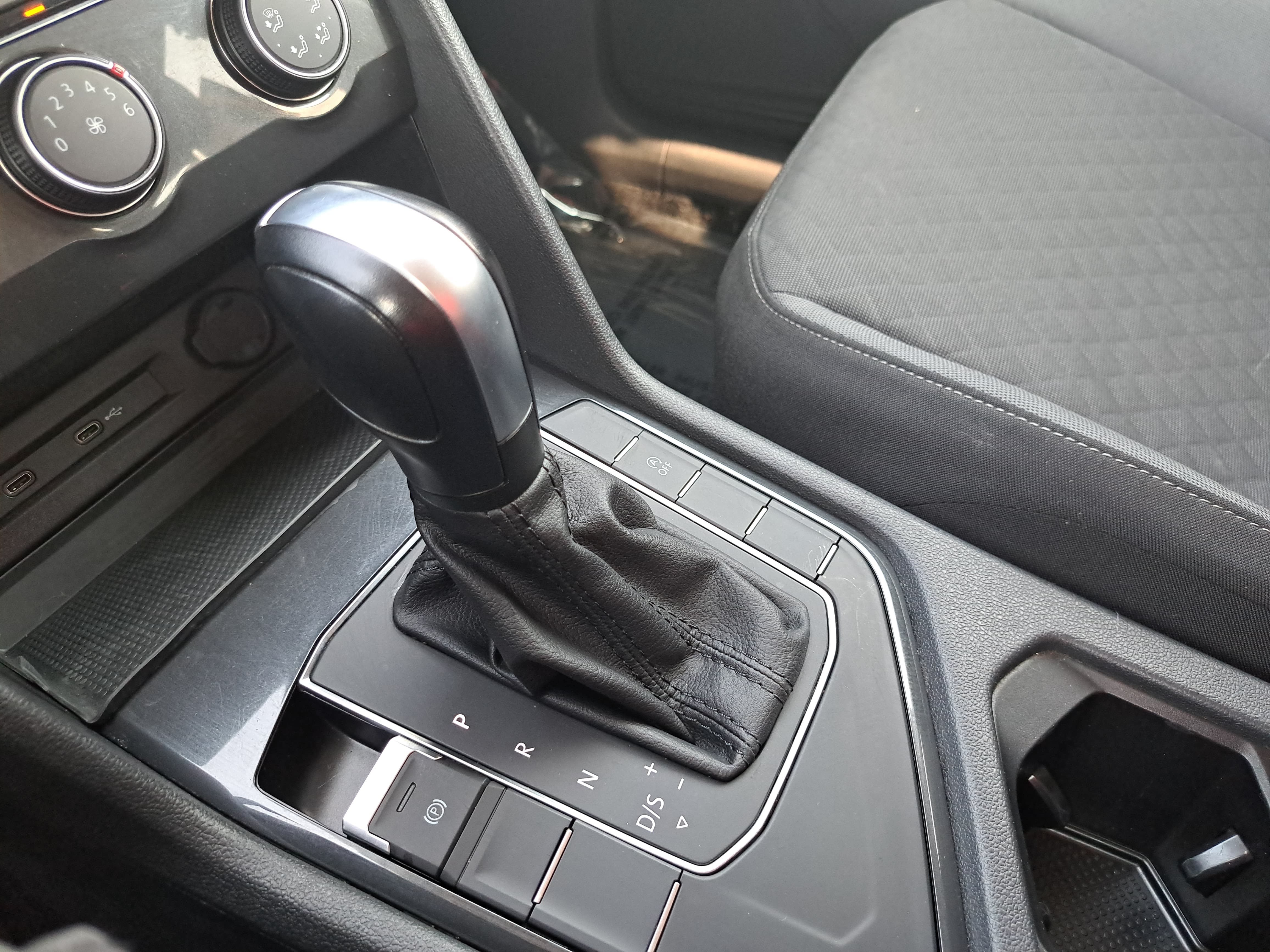 Used 2020 Volkswagen Tiguan S FWD image 24