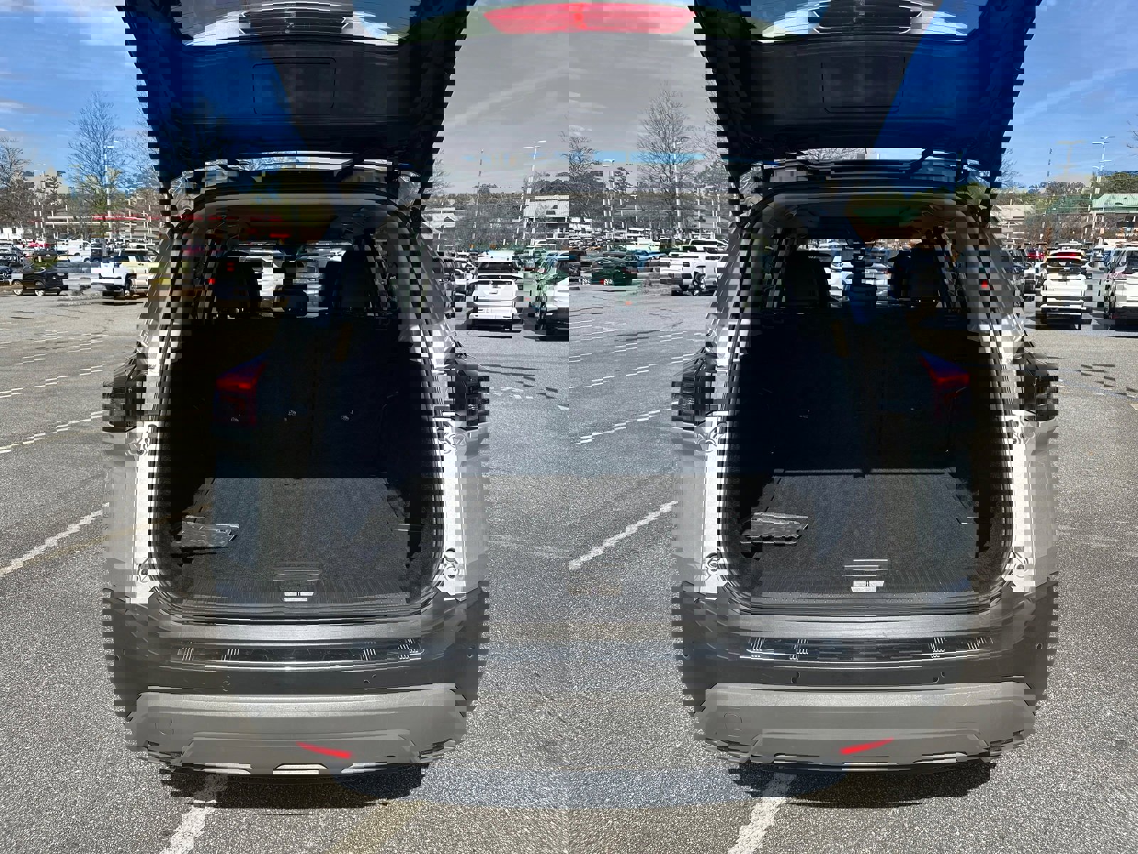 Used 2021 Nissan Rogue SV w/ Premium Package image 18