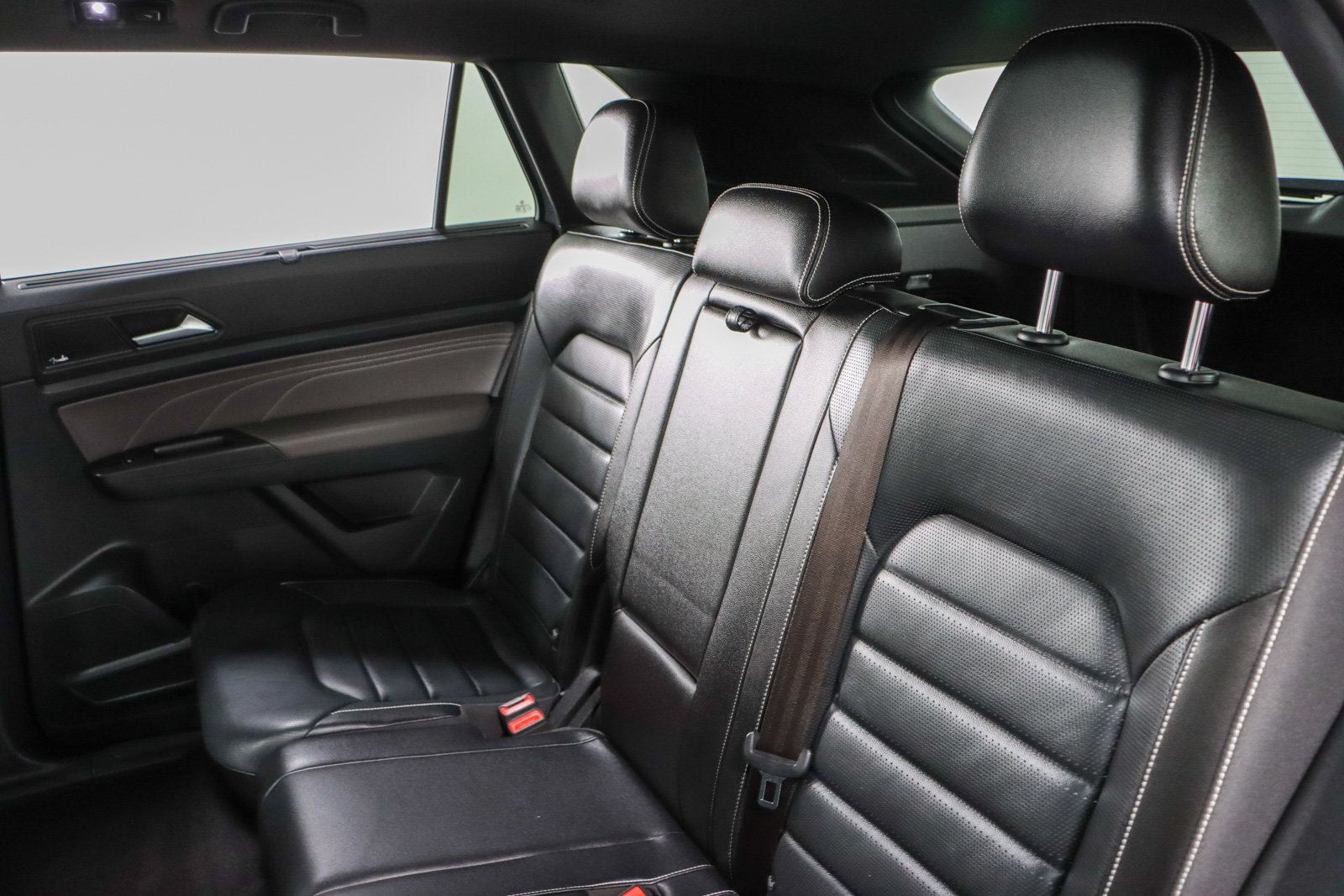 Used 2023 Volkswagen Atlas Cross Sport SEL Premium R-Line AWD/4WD image 27