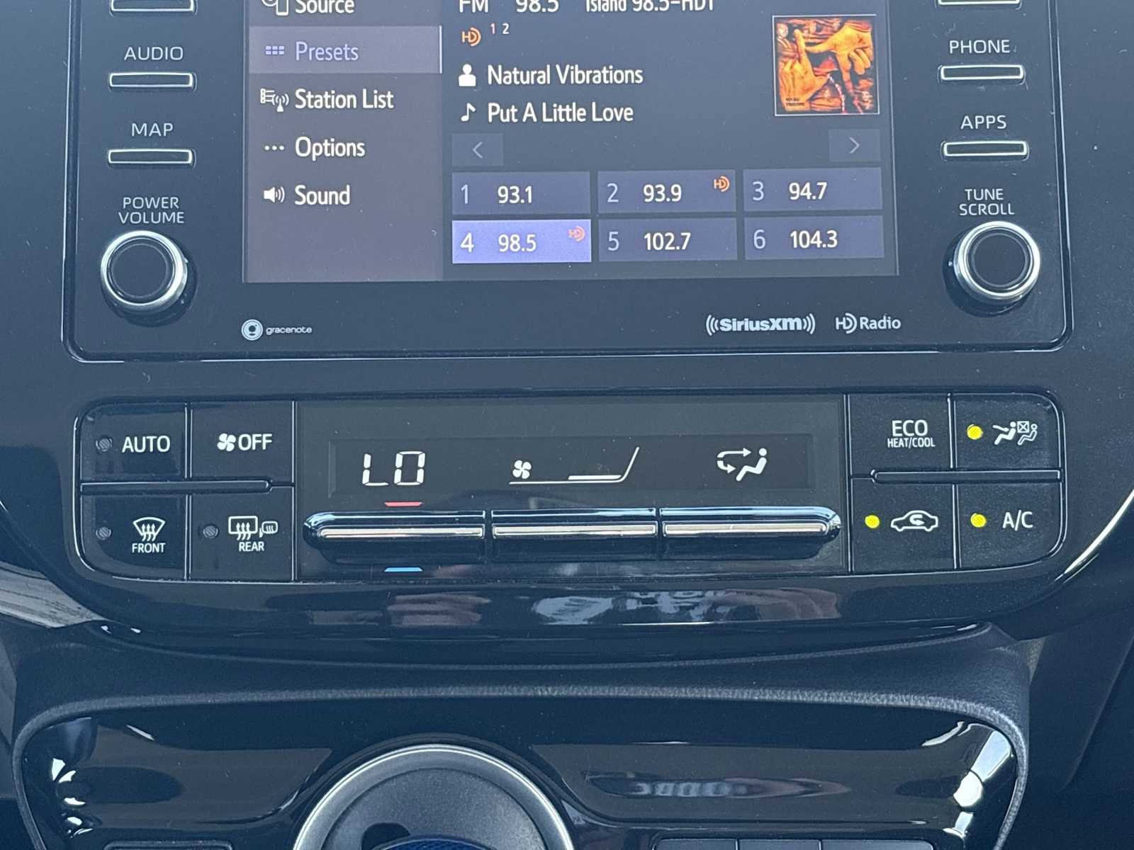 Used 2020 Toyota Prius Prime LE image 15