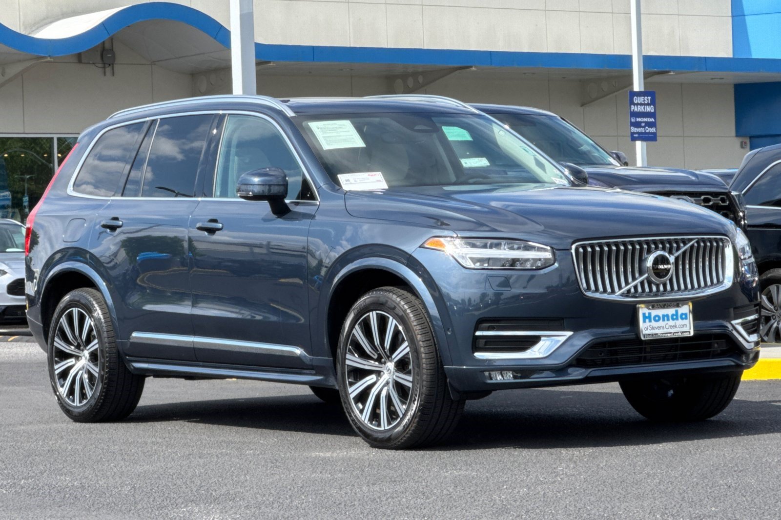 Used 2023 Volvo XC90 B5 Plus AWD/4WD image 6