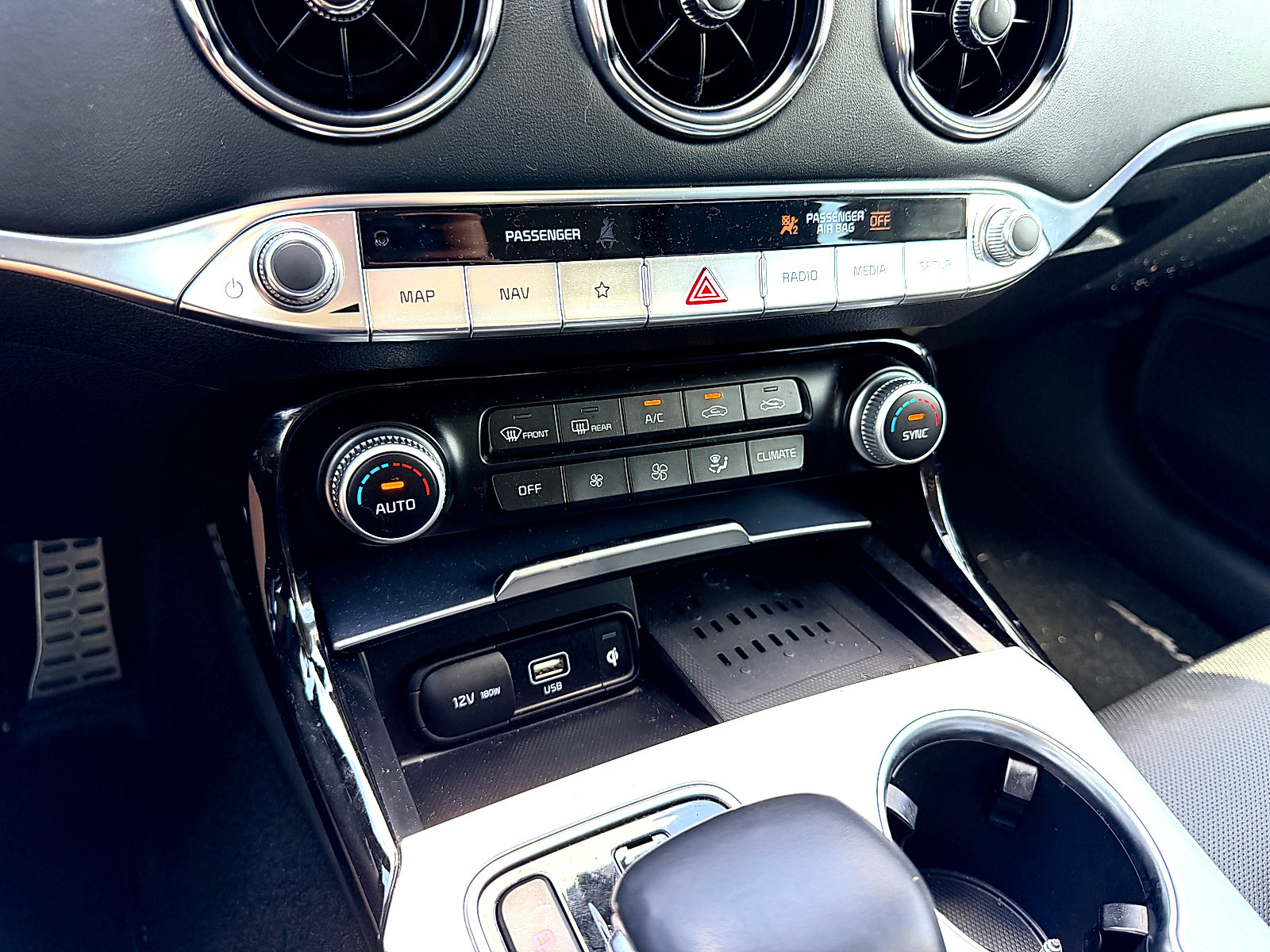 Used 2022 Kia Stinger GT2 AWD/4WD image 26