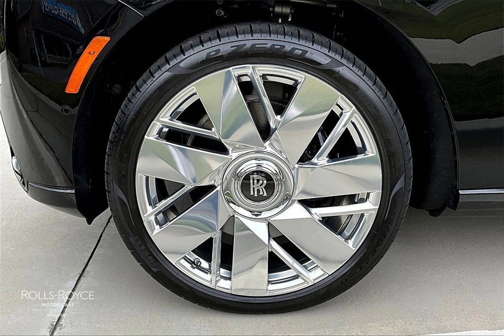 Certified 2025 Rolls-Royce Cullinan image 12