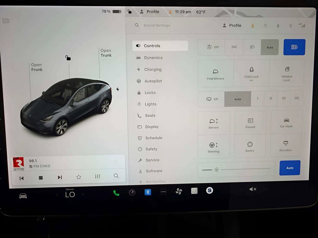 Used 2022 Tesla Model Y Long Range AWD/4WD image 36