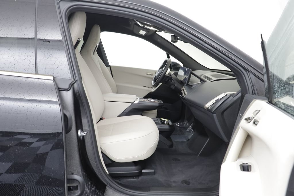 Certified 2023 BMW iX xDrive50 w/ Premium Package AWD/4WD image 20