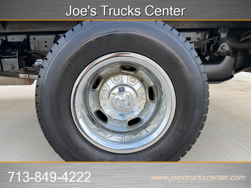 Used 2020 RAM 3500 Tradesman w/ Chrome Appearance Group RWD image 47