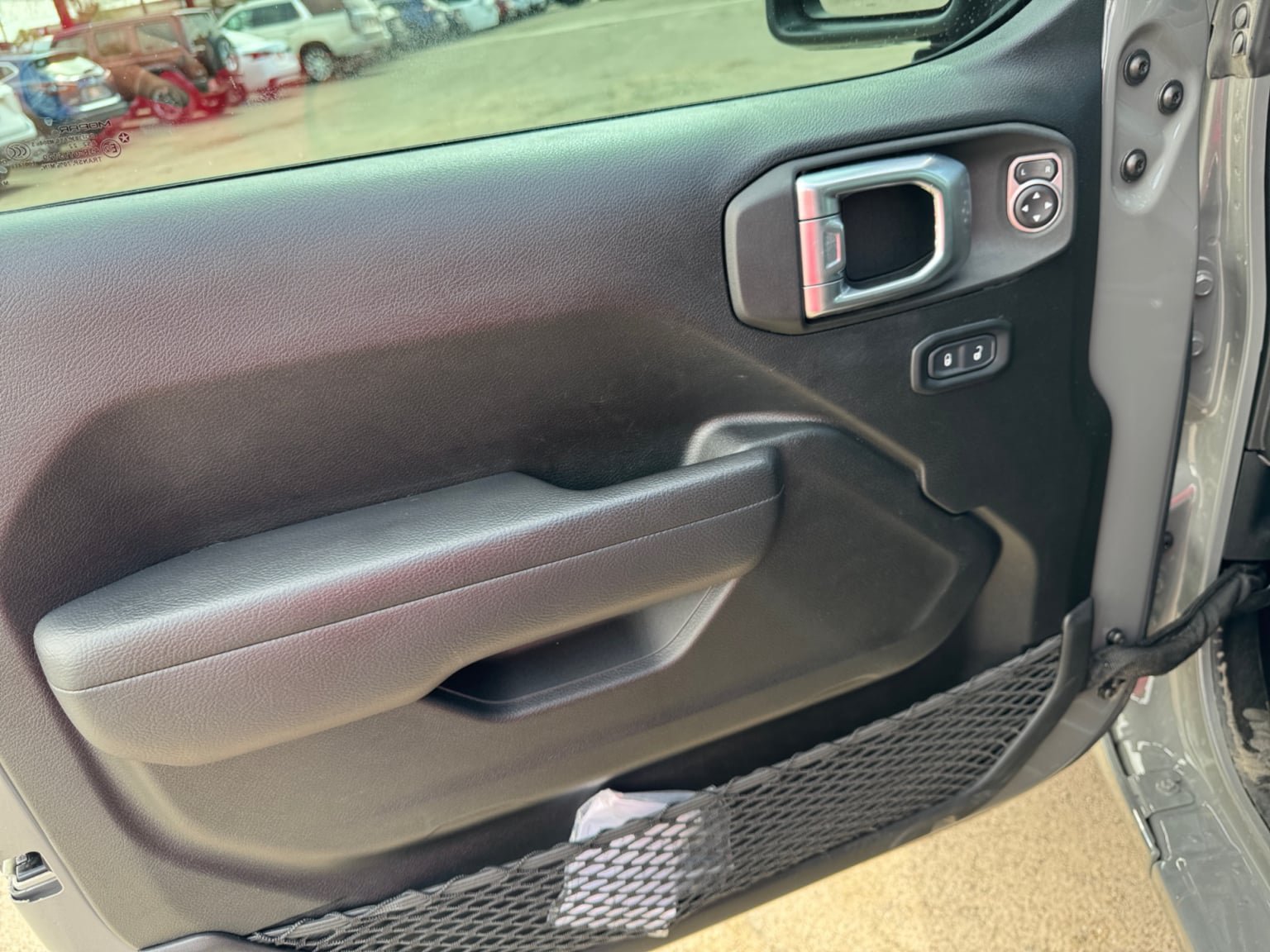 Used 2022 Jeep Wrangler Sport AWD/4WD image 11