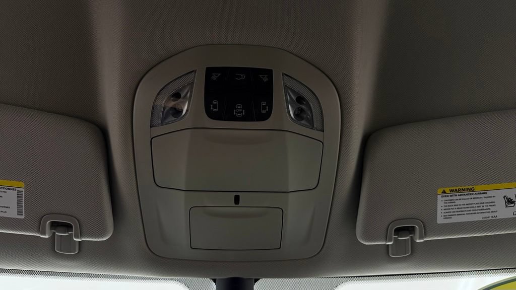 Used 2024 Chrysler Pacifica Touring-L AWD/4WD image 27