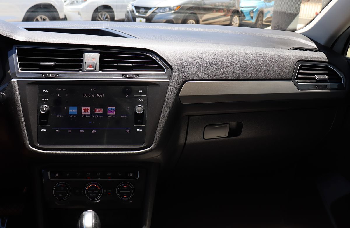 Used 2019 Volkswagen Tiguan SE w/ Panoramic Sunroof Package AWD/4WD image 44