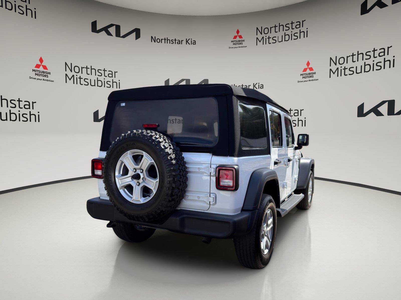 Used 2021 Jeep Wrangler Unlimited Sport AWD/4WD image 4