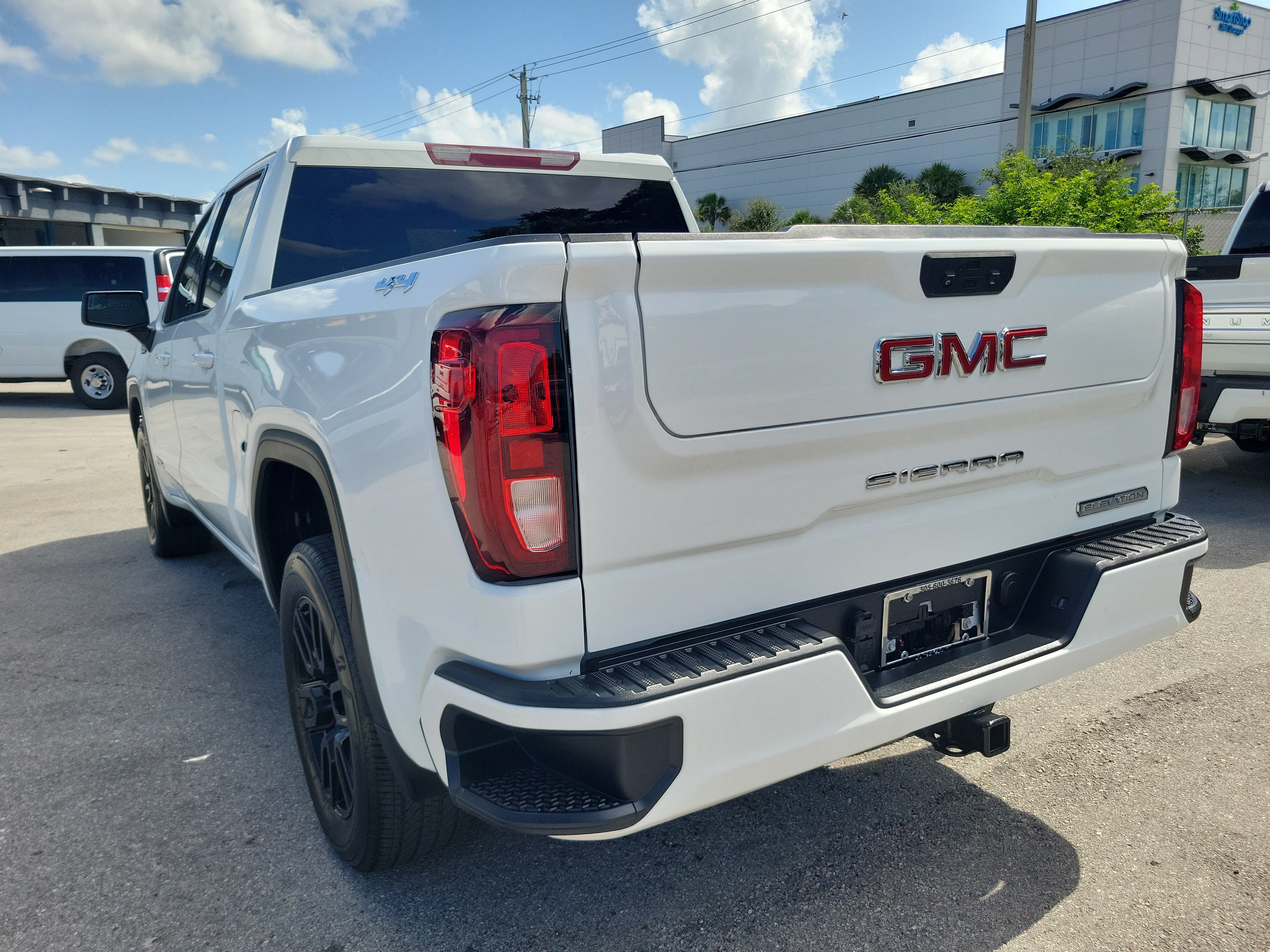 Used 2023 GMC Sierra 1500 Elevation AWD/4WD image 7