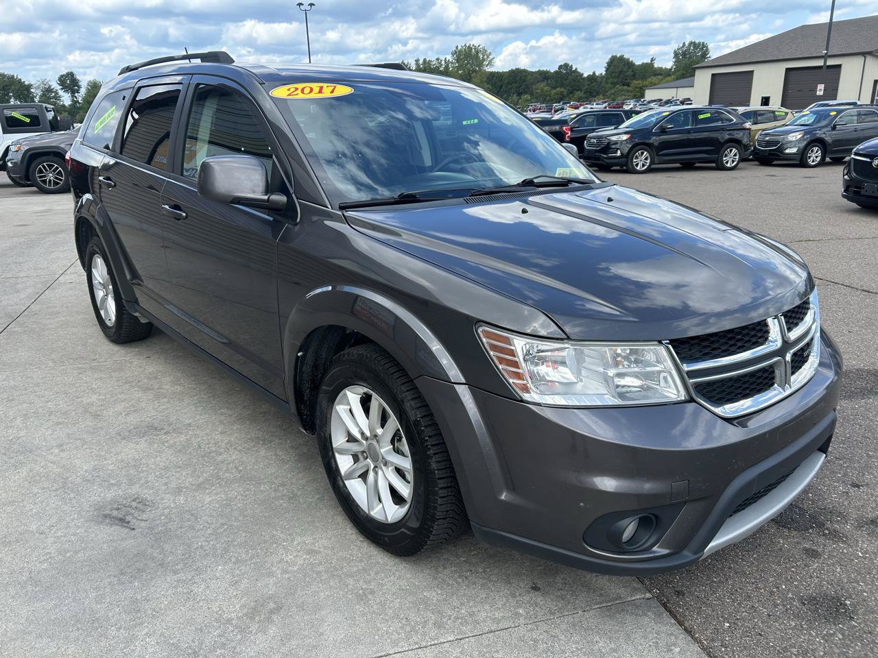 Used 2017 Dodge Journey SXT w/ Comfort/Convenience Group AWD/4WD image 3