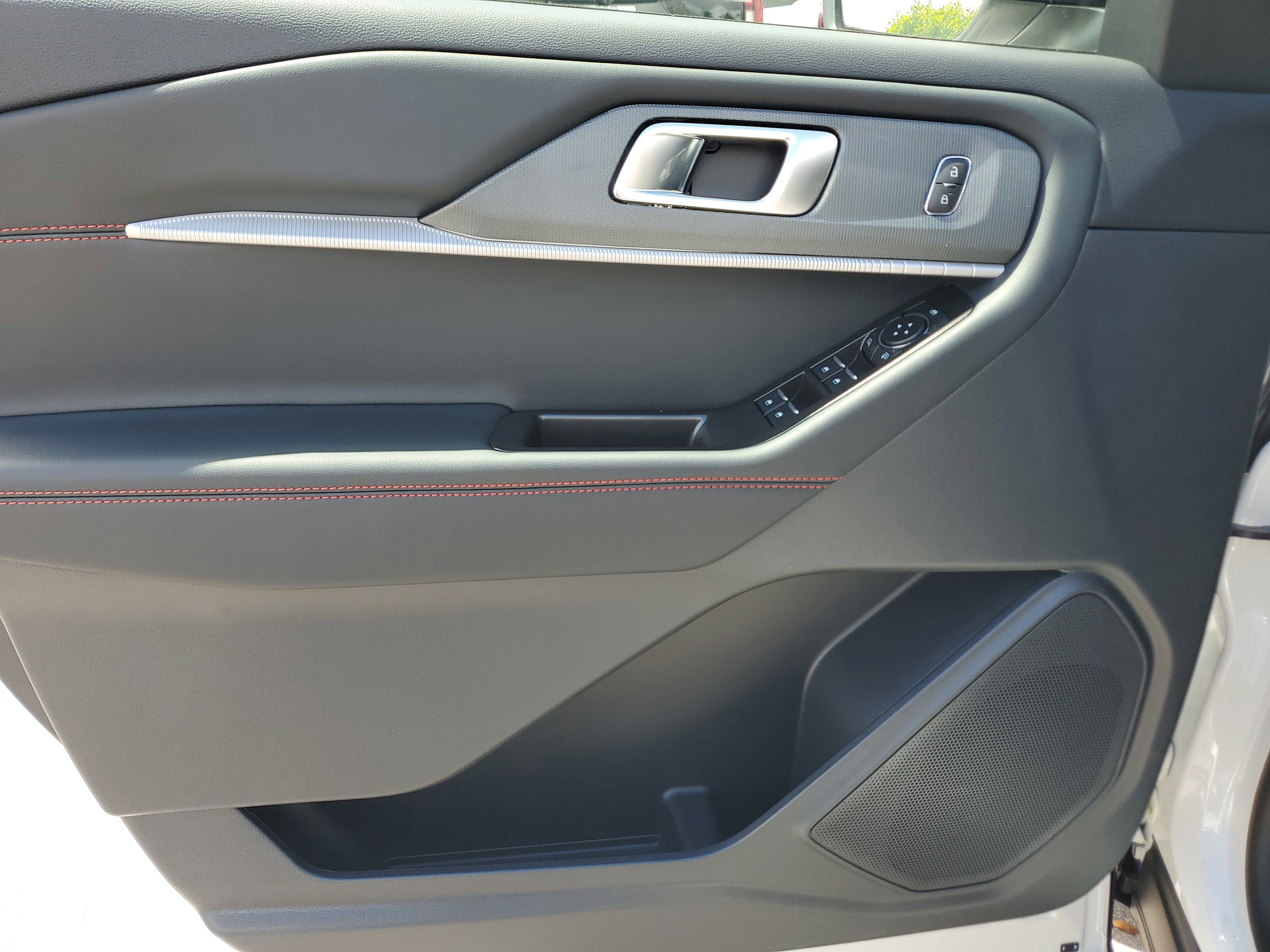 New 2026 Ford Explorer ST-Line RWD image 13