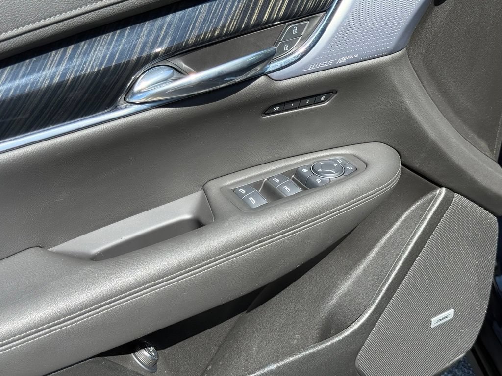 Certified 2025 Cadillac XT6 Premium Luxury FWD image 20