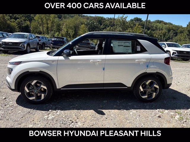 New 2026 Hyundai Venue SEL FWD image 2