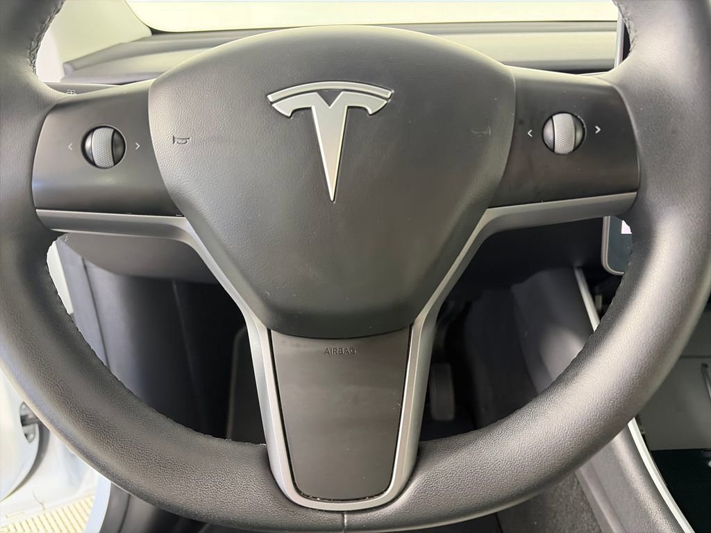 Used 2021 Tesla Model Y Long Range image 15