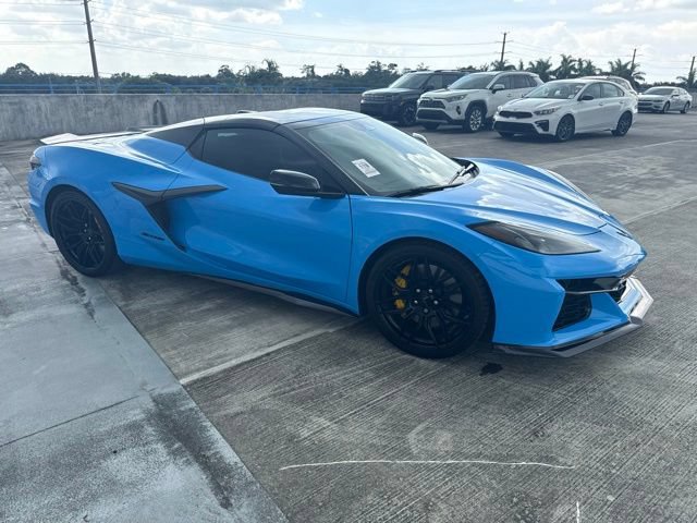 Used 2025 Chevrolet Corvette Z06 RWD image 11