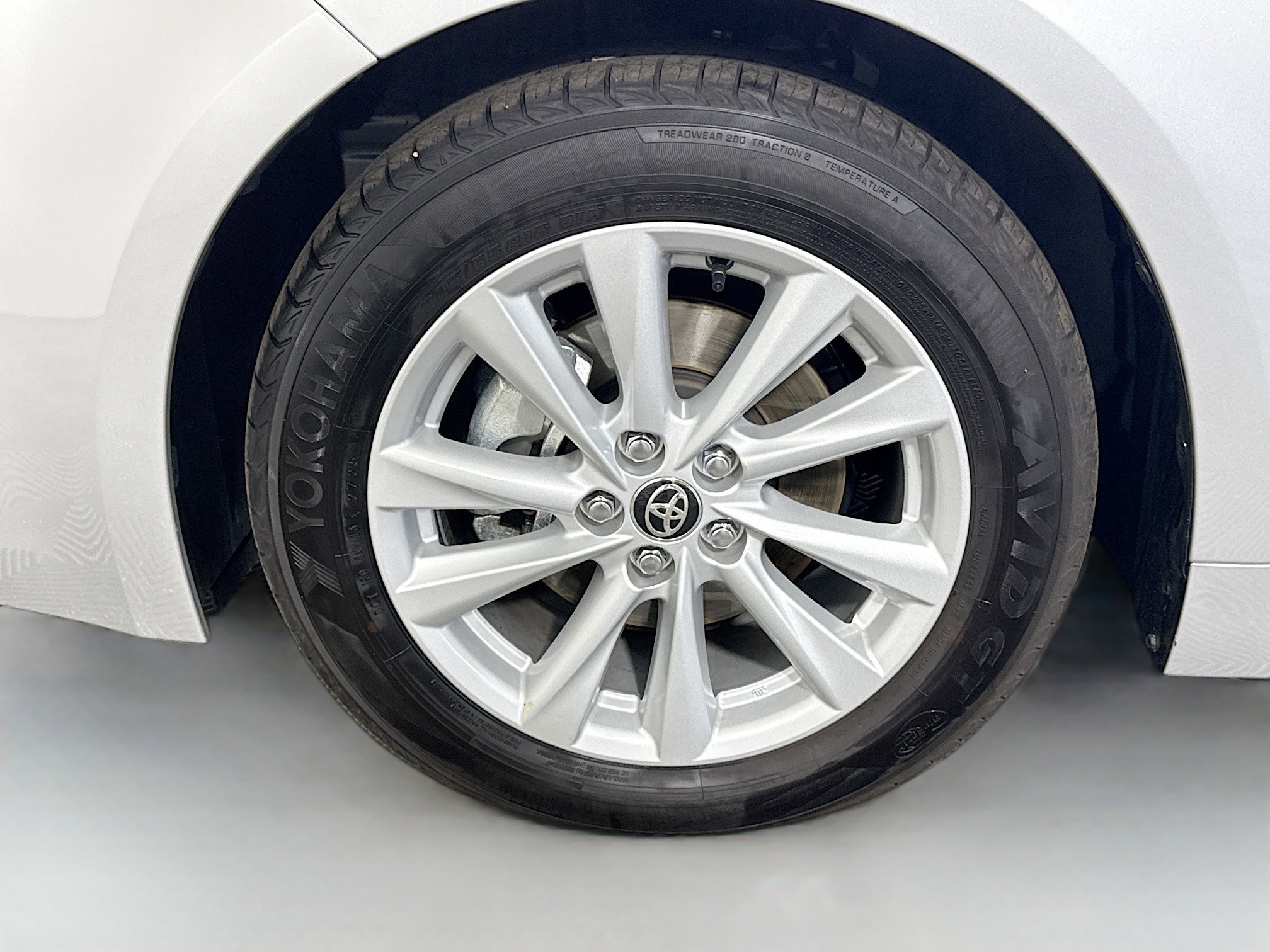 Used 2025 Toyota Corolla SE FWD image 38