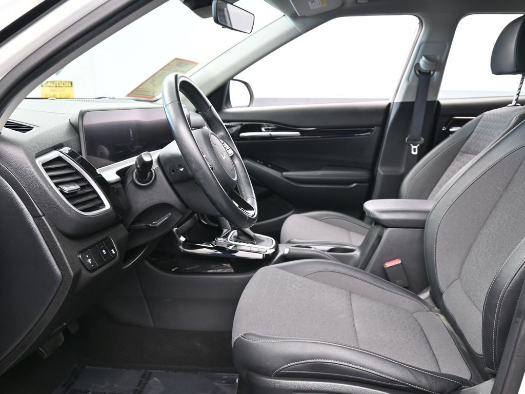 Used 2024 Kia Seltos S image 11