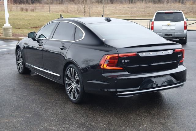 Used 2023 Volvo S90 B6 Plus image 6