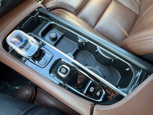 Used 2023 Volvo XC90 T8 Ultimate w/ Lounge Package AWD/4WD image 20